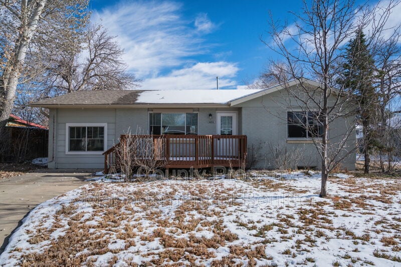 Primary Photo - 1480 Tipperary St