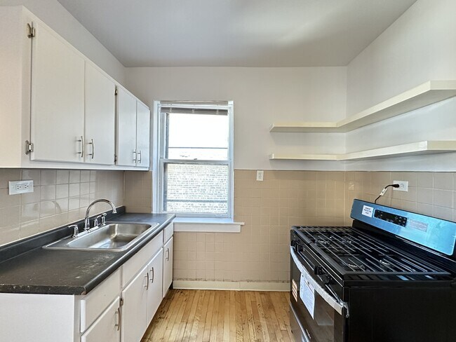 Foto del edificio - 7147 S Constance Ave