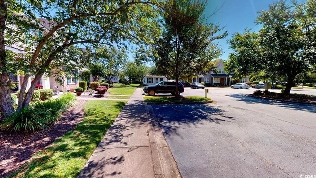 Building Photo - 1000 Pembroke Ct