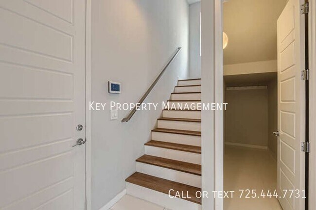 Building Photo - BEAUTIFUL MODERN 4 BED/4.5 BATH GATED HOME...