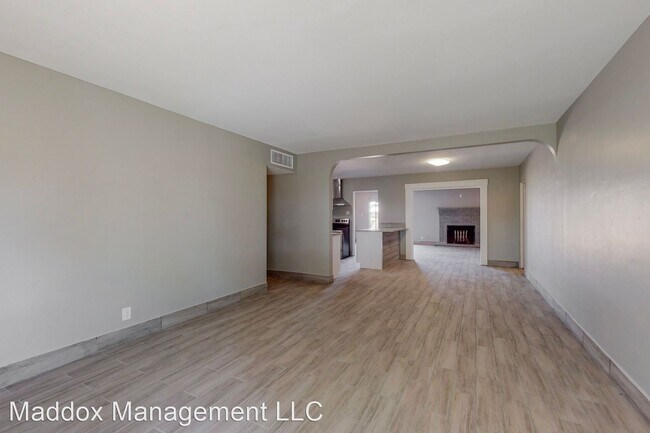 Building Photo - 4 br, 2 bath House - 7707 Morrow Ave NE