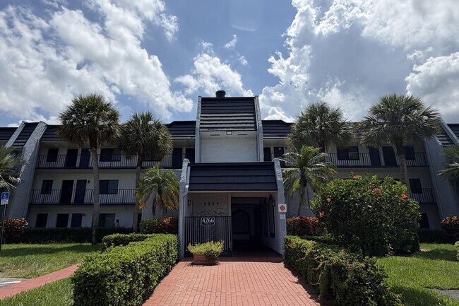 Foto del edificio - 4266 Deste Ct