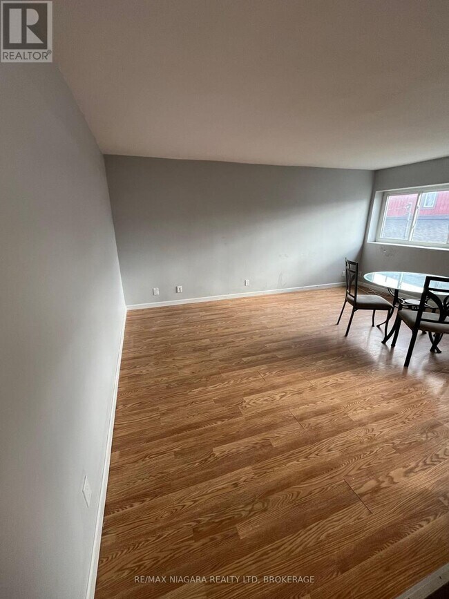 Photo du bâtiment - 620 King St