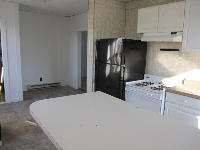 Building Photo - 22 Woodworth St