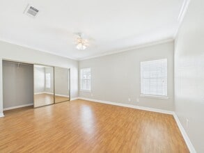 Building Photo - 4001 Tanglewilde St