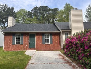 Building Photo - 202 Deer Creek Dr
