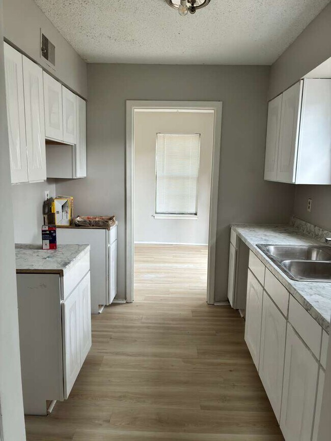 Building Photo - 5636 Pathway Cir