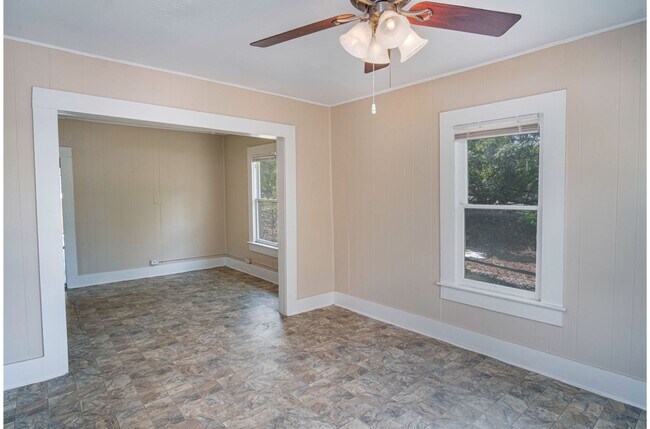 Building Photo - 610 Belmont