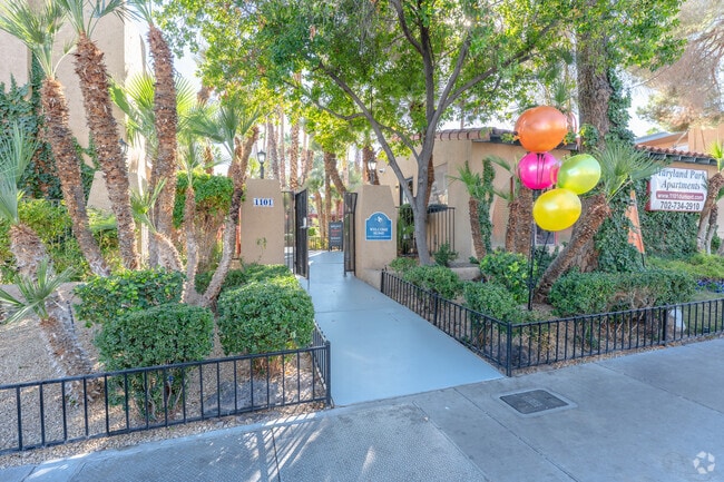 Entrada de la propiedad - Maryland Park Apartments