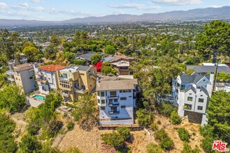 Building Photo - 3665 Alta Mesa Dr