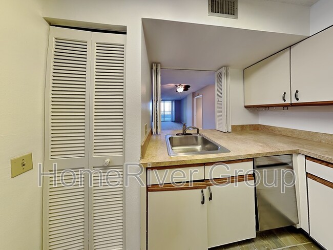 Building Photo - 2333 Feather Sound Dr