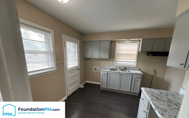 Foto del edificio - 3300 Parham St