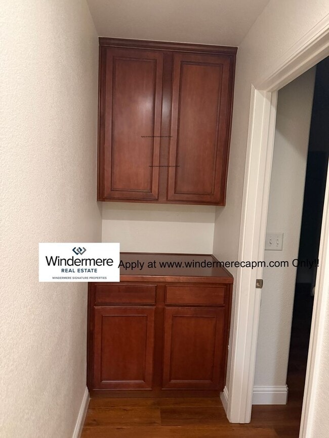 Building Photo - Hampton Village Beauty, A Very Desired Floor Plan!