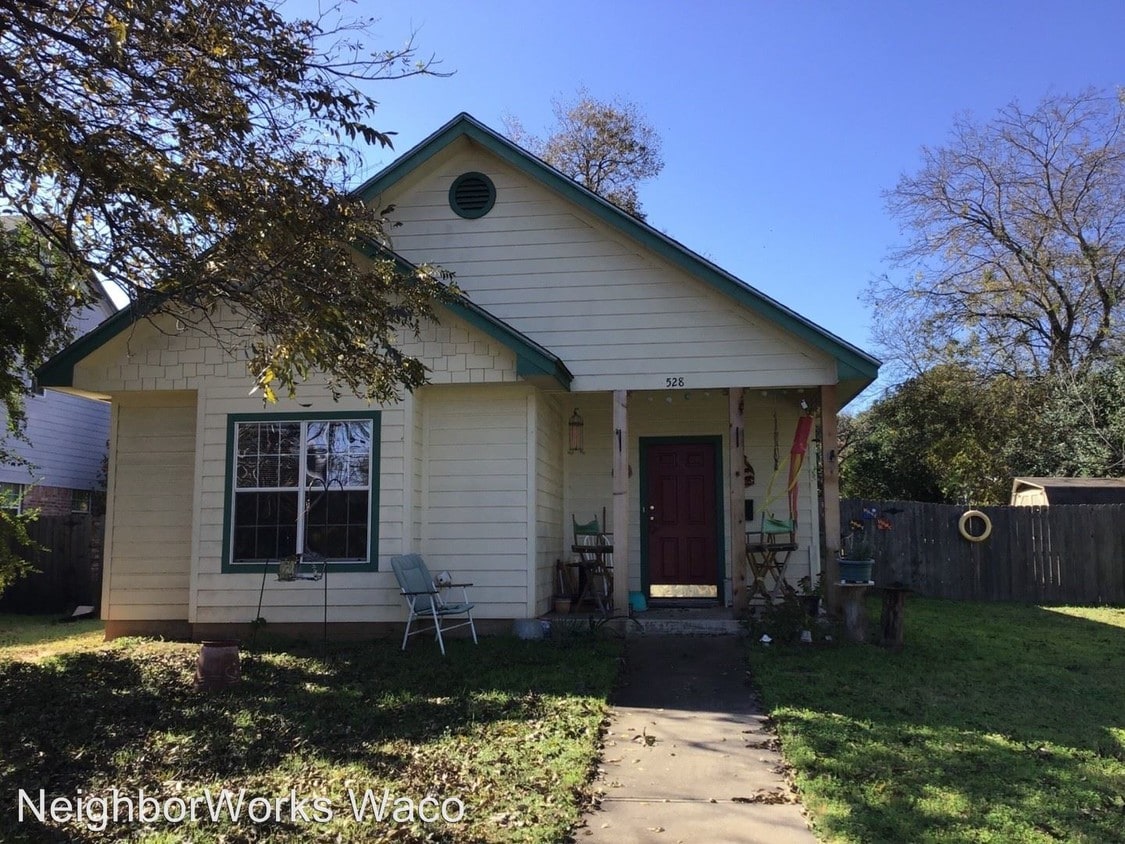 Primary Photo - 3 br, 2 bath House - 528 N. 15th
