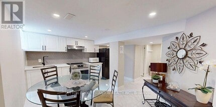 Building Photo - 507 Upper James St