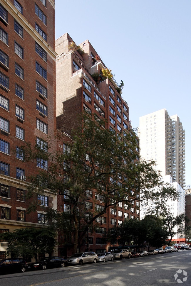 Building Photo - 510 E 86th St