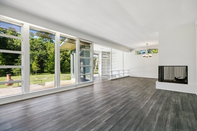Foto del edificio - 1322 Knollwood Dr
