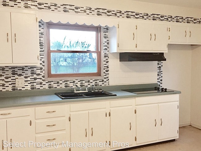 Foto del edificio - 4 br, 1 bath House - 3009 Waynedale Blvd