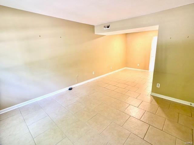 Building Photo - 9032 W Swan Cir