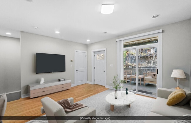 Foto del edificio - 1337 W Walton St