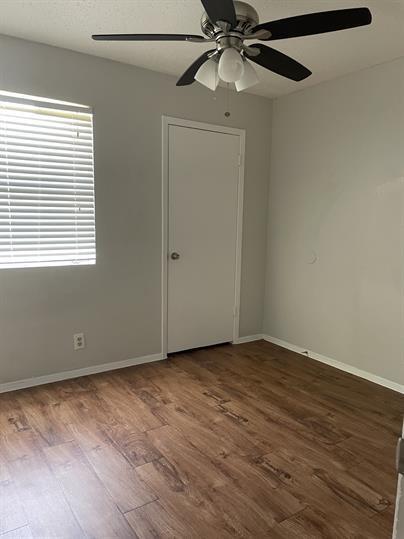 Building Photo - 9806 Roxanna Dr