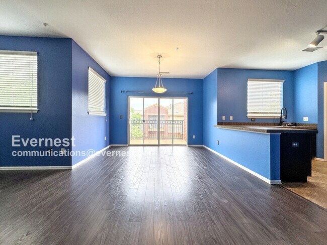 Foto del edificio - 9637 E 5th Ave