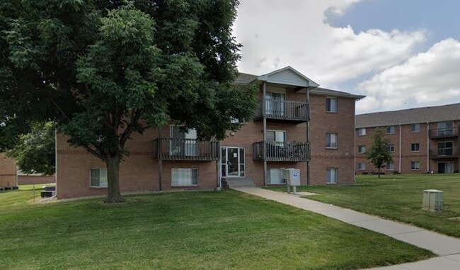 Building Photo - 201 Adams St