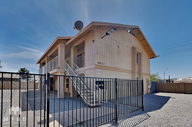 Building Photo - 6657 W Ocotillo Rd