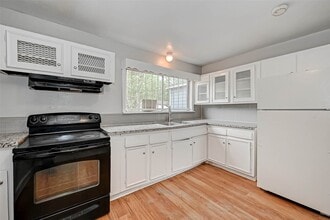 Building Photo - 4203 Tavenor Ln