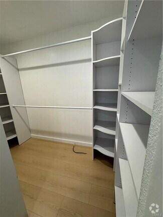 Building Photo - 221 S Gale Dr