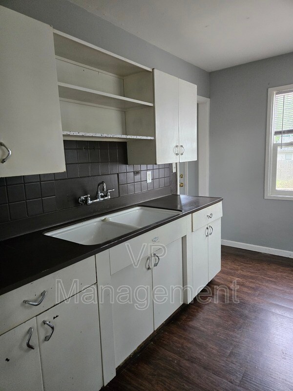 Foto del edificio - 7420 N Oak St