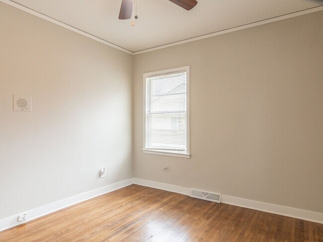 Building Photo - FULLY RENOVATED - 3BR/2BA in Colonial Acre...