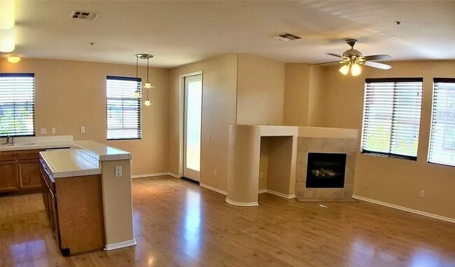 Building Photo - $3,000 - 3 Bed 3 Bath Townhome located at ...