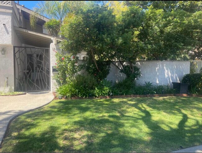 Foto del edificio - 16851 Saybrook Ln