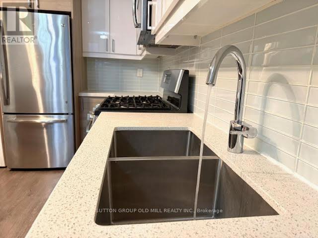 Building Photo - 259 Gerrard St E