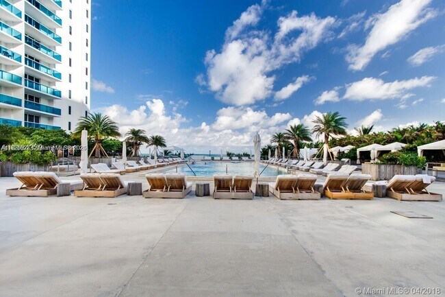 Foto del edificio - 2301 Collins Ave