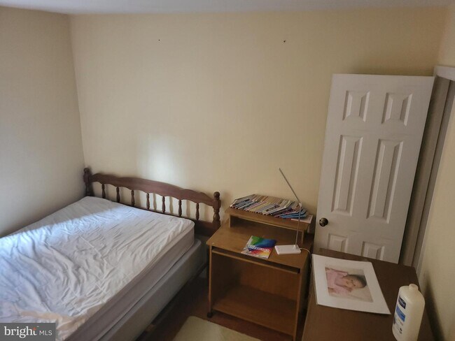 Building Photo - 9801 Vertain Ct