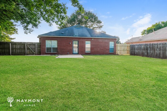 Foto del edificio - 718 Sandy Ridge Ct