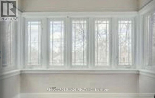 Photo du bâtiment - 69 Lawrence Ave E