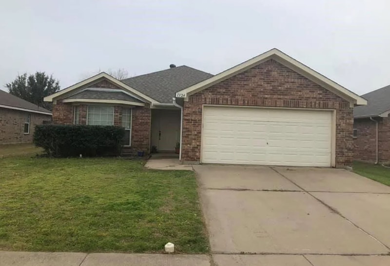 Photo - 1324 Sierra Blanca Dr (Burleson, TX)