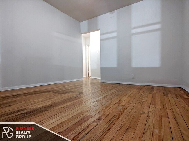 Foto del edificio - 837 W Cornelia Ave