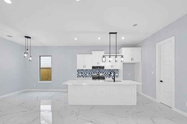 Building Photo - 90 Burress St