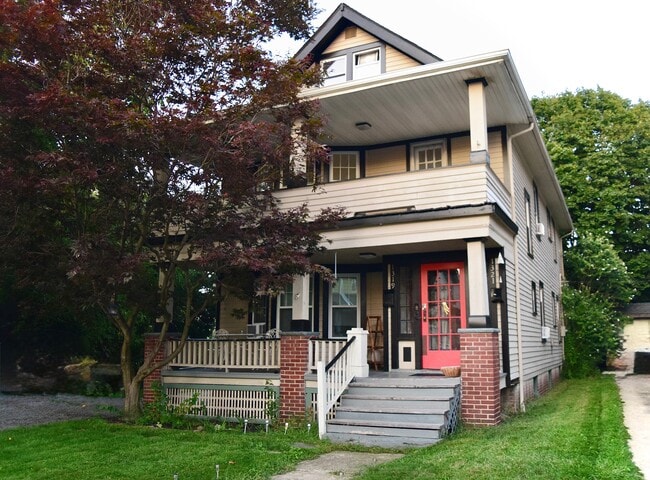 Building Photo - 1321 Lakewood Ave