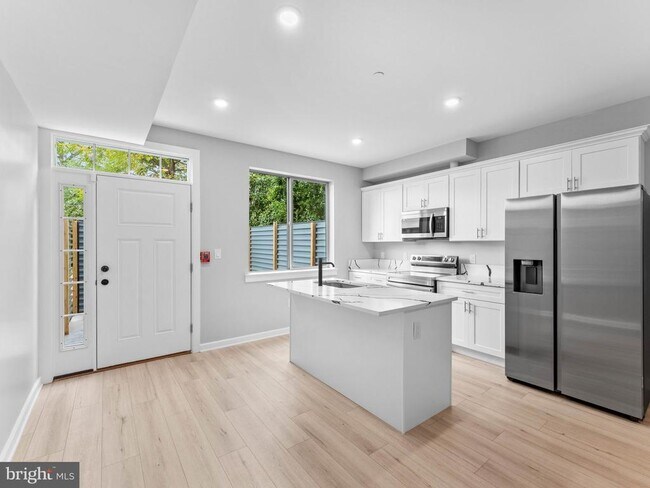 Foto del edificio - 1682 N 54th St