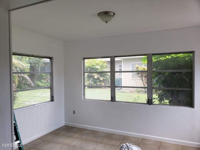 Building Photo - 2 br, 2 bath Apartment - 7217 Manatee Ave