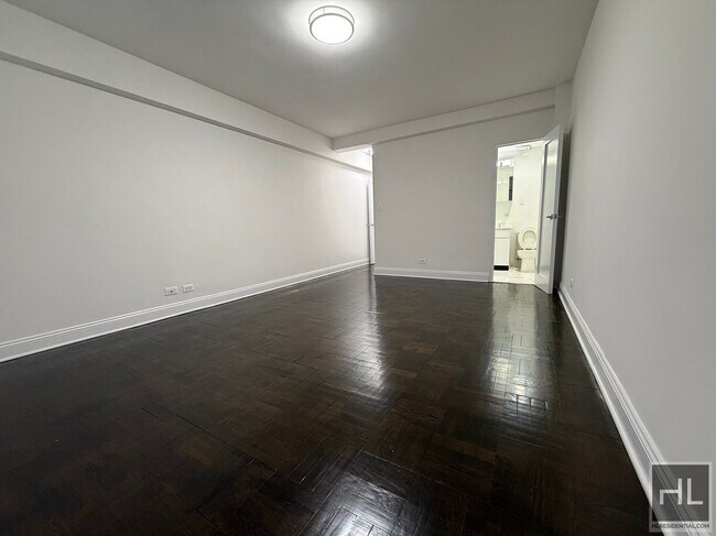 Building Photo - BEEKMAN PLACE