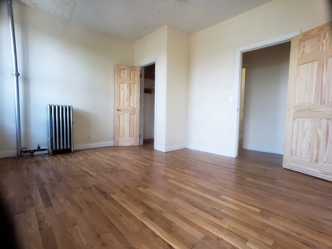 Foto principal - 60 W 129th St
