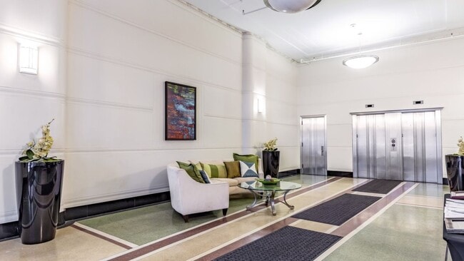 Building Photo - The Lofts at OPOP O