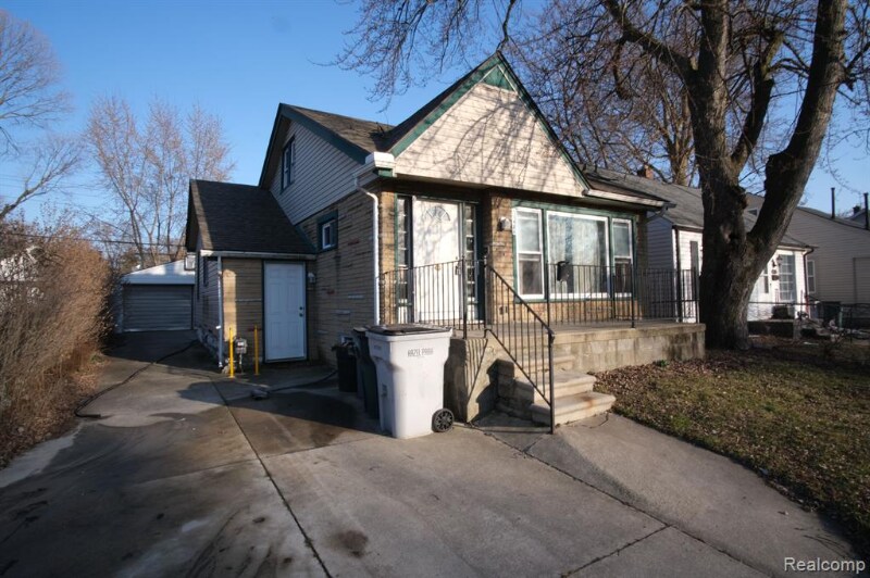Foto del edificio - 23424 Couzens Ave