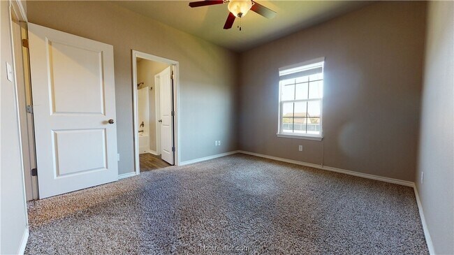 Foto del edificio - 3519 Summerway Dr